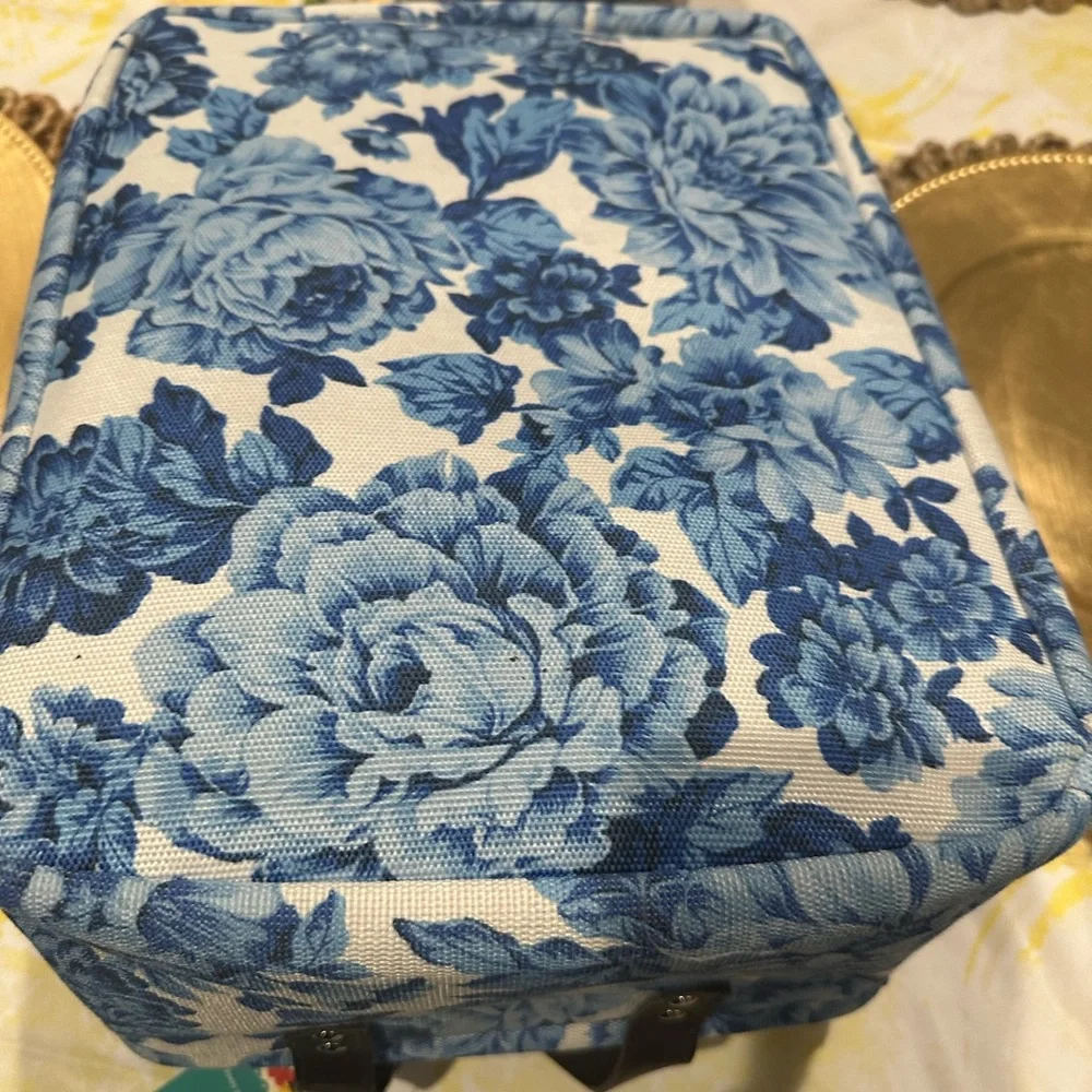 Pioneer Woman XL Heritage Blue Floral Cloth Storage Basket With Handles NWT!!!